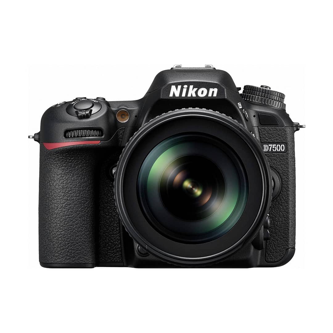 Nikon D7500 + AF-S DX 18-105mm G ED VR