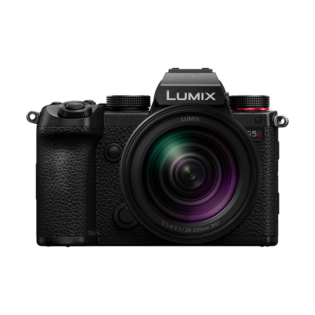 Panasonic LUMIX S5D + S 28-200mm Macro O.I.S.