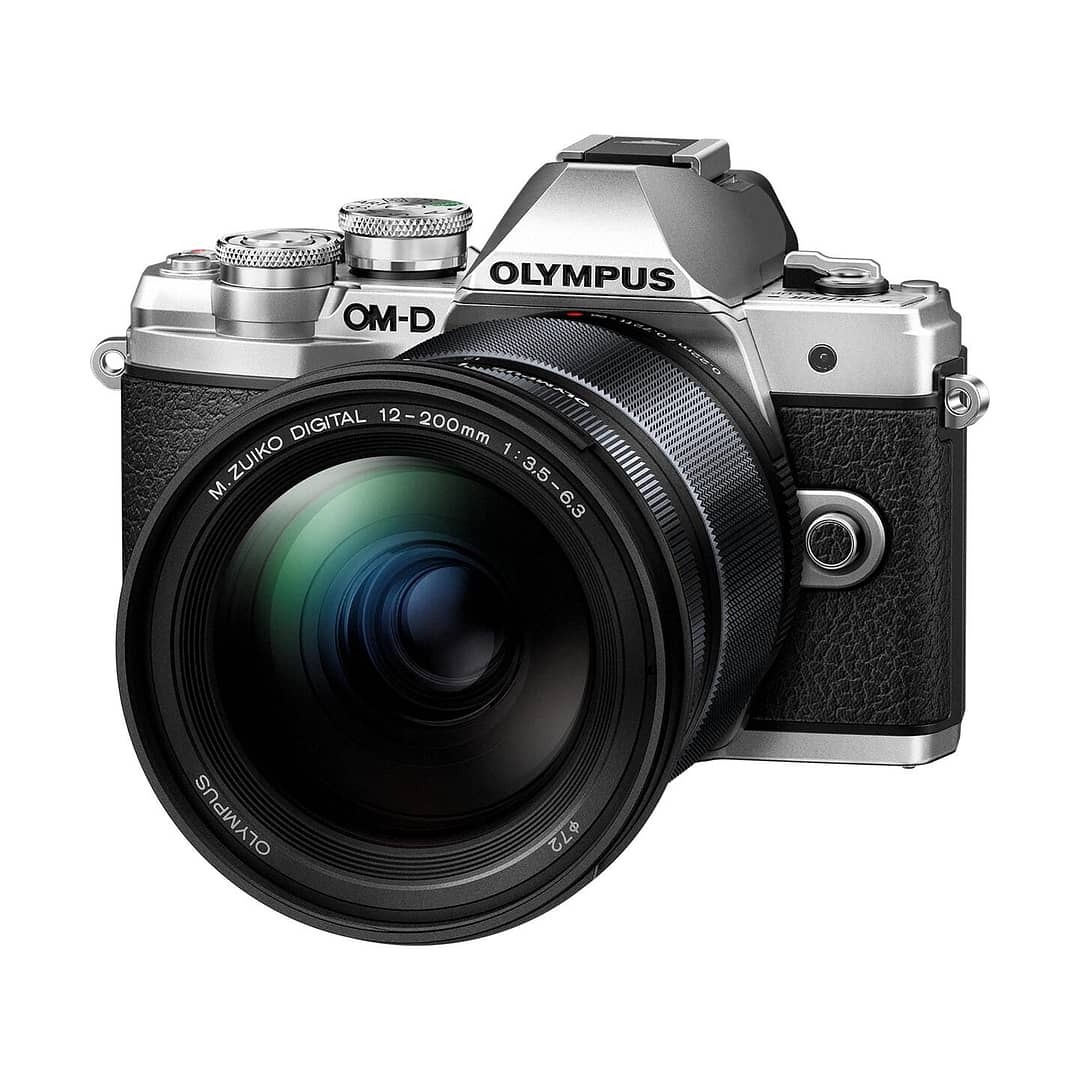 Olympus OM-D E-M10 Mark III + ED 12-200mm : Silber