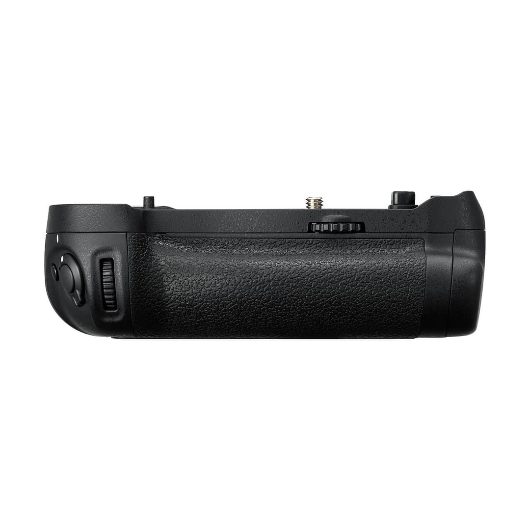 Nikon MB-D18